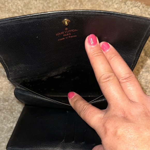 Louis Vuitton Black Textured Epi Wallet - Picture 9 of 15